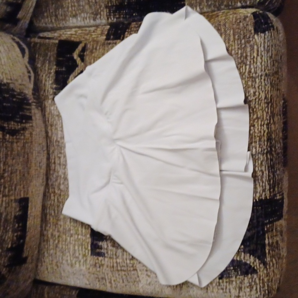 4/$80 White Athletic Skort - Size Small